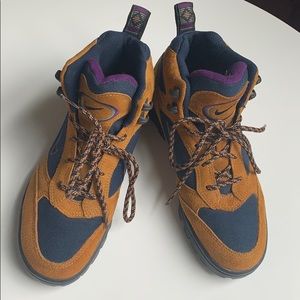 Vintage Nike hiking boots